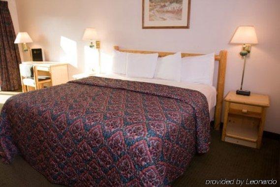 Cedars Inn Wenatchee Room photo