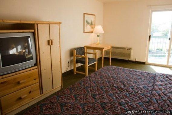Cedars Inn Wenatchee Room photo