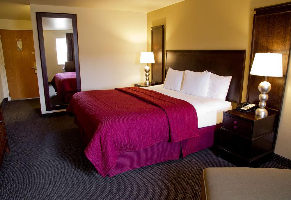 Cedars Inn Wenatchee Exterior photo