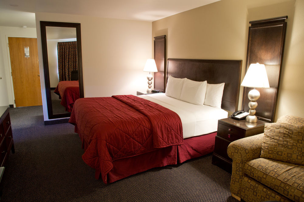 Cedars Inn Wenatchee Exterior photo