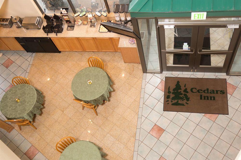 Cedars Inn Wenatchee Exterior photo